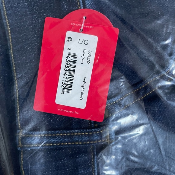 BNWT SPANXshape™ Original EveryWear
Flare Jeans in Large - Picture 4 of 4